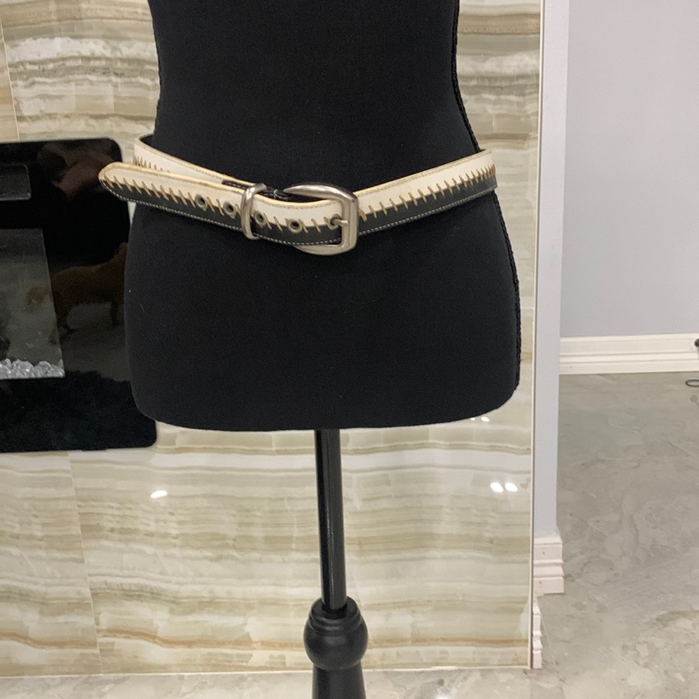 Two Tone Leather Belt. Size 32‎